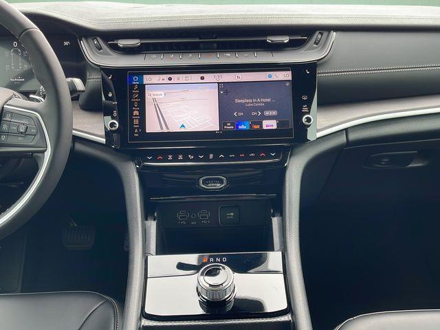 2026 Jeep Grand Cherokee Limited 4x2