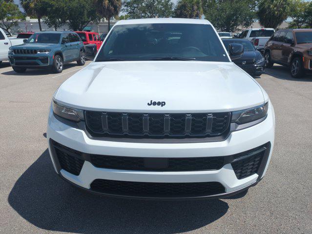2026 Jeep Grand Cherokee Altitude 4x2