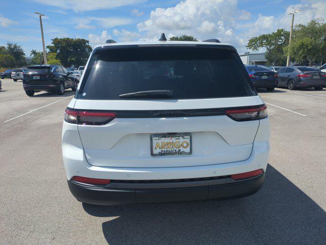 2026 Jeep Grand Cherokee Altitude 4x2