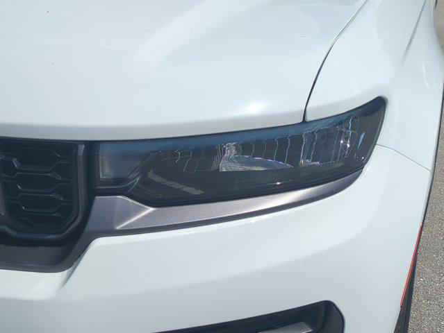 2026 Jeep Grand Cherokee Altitude 4x2