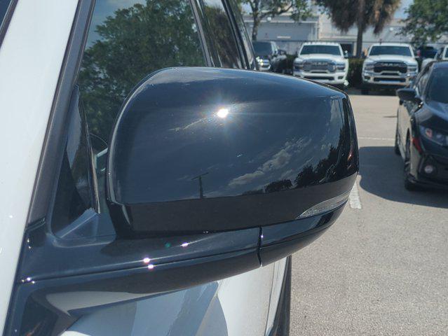 2026 Jeep Grand Cherokee Altitude 4x2