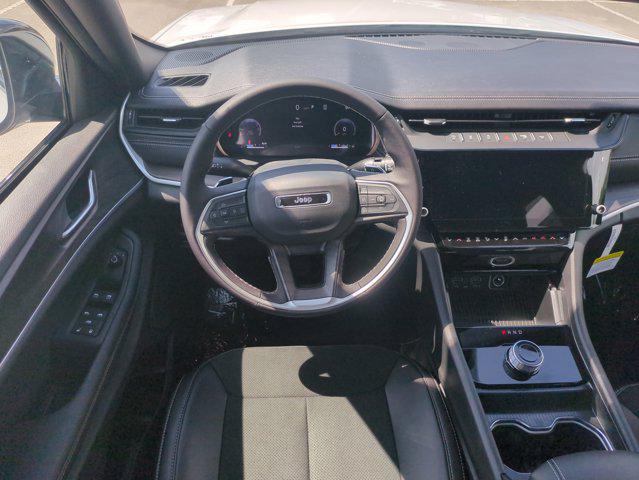 2026 Jeep Grand Cherokee Altitude 4x2