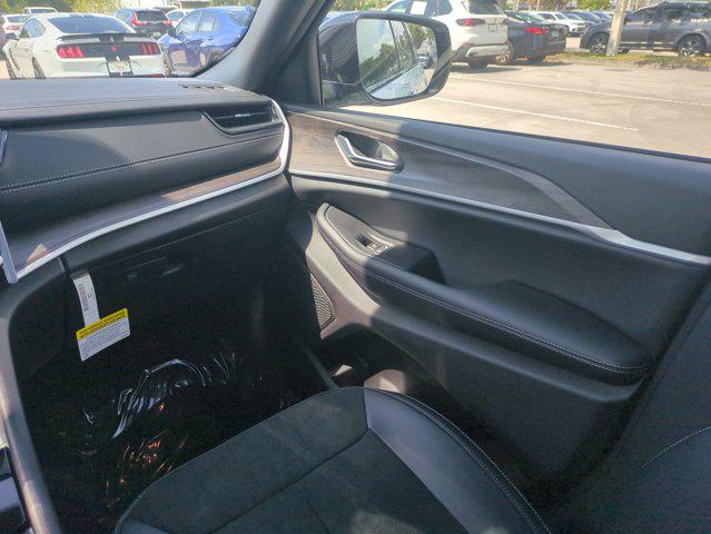 2026 Jeep Grand Cherokee Altitude 4x2