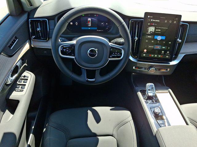 2026 Volvo XC90 Plus, B6 AWD Gas (mild hybrid), Gasoline, Bright, 7 Seats