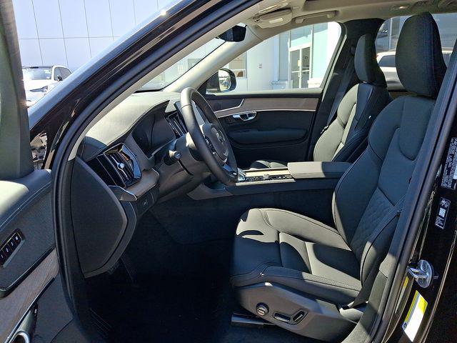 2026 Volvo XC90 Plus, B6 AWD Gas (mild hybrid), Gasoline, Bright, 7 Seats