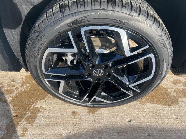 2026 Volkswagen Tiguan SEL R-Line Turbo