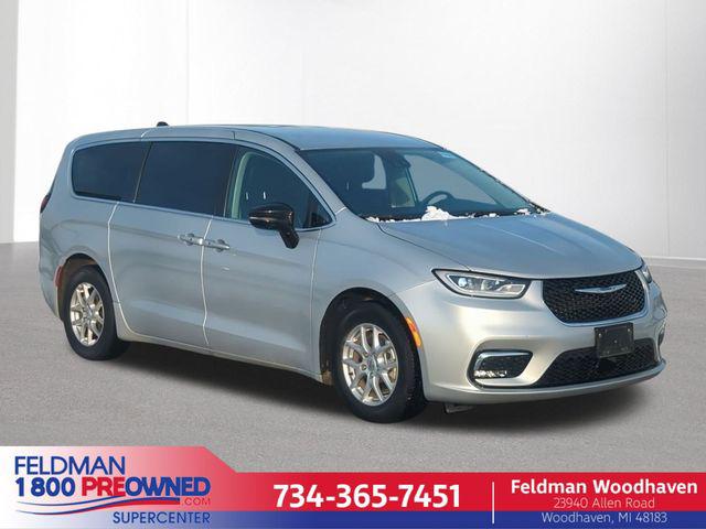2024 Chrysler Pacifica Touring L for sale in Woodhaven, MI