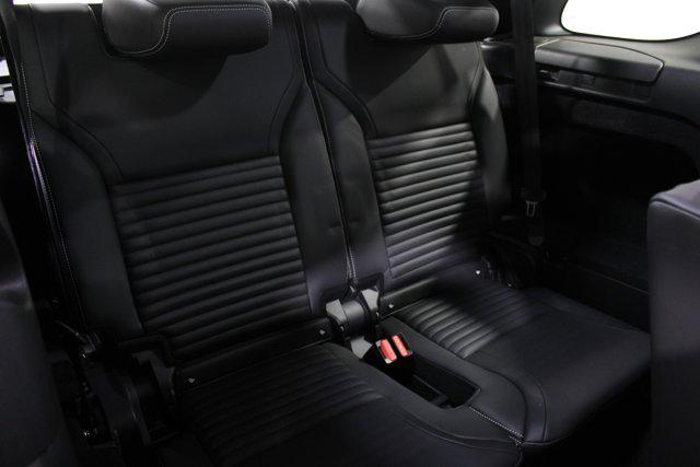 2024 Land Rover Discovery P360 Dynamic SE