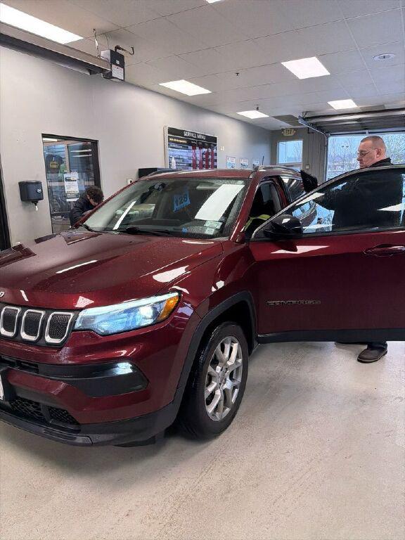 2022 Jeep Compass Latitude Lux 4x4 2022 Jeep Compass Latitude Lux 4x4