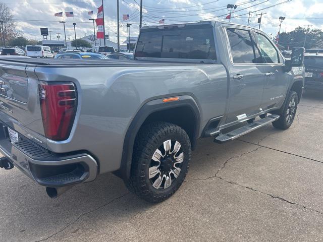 2024 GMC Sierra 2500HD 4WD Crew Cab Standard Bed Denali