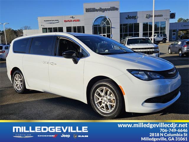 2024 Chrysler Voyager LX