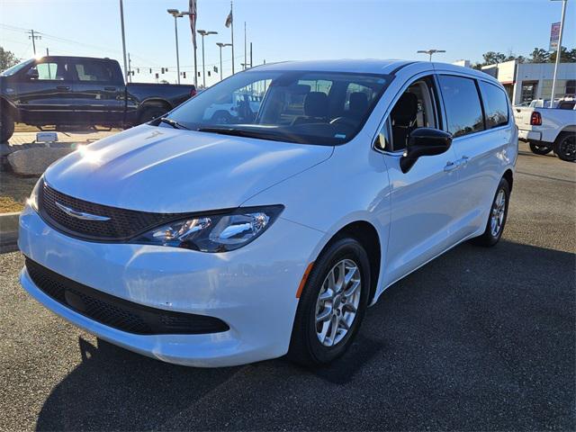 2024 Chrysler Voyager LX