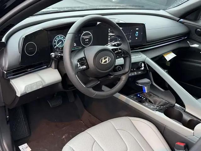 2025 Hyundai Elantra Hybrid Limited