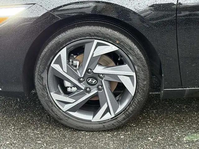 2025 Hyundai Elantra Hybrid Limited