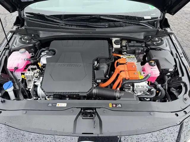 2025 Hyundai Elantra Hybrid Limited