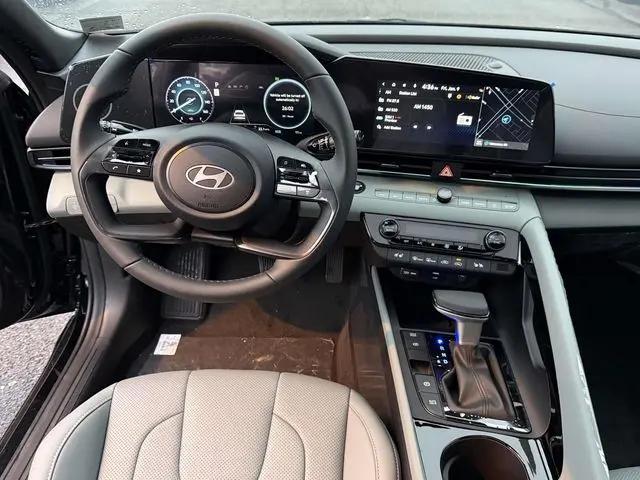 2025 Hyundai Elantra Hybrid Limited