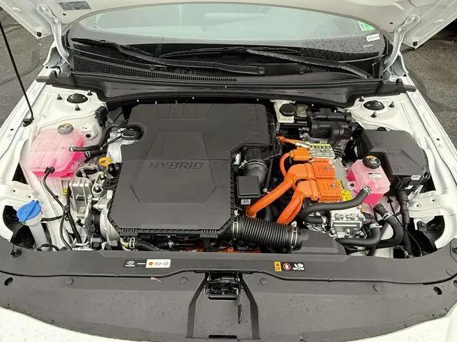 2025 Hyundai Elantra Hybrid SEL Sport