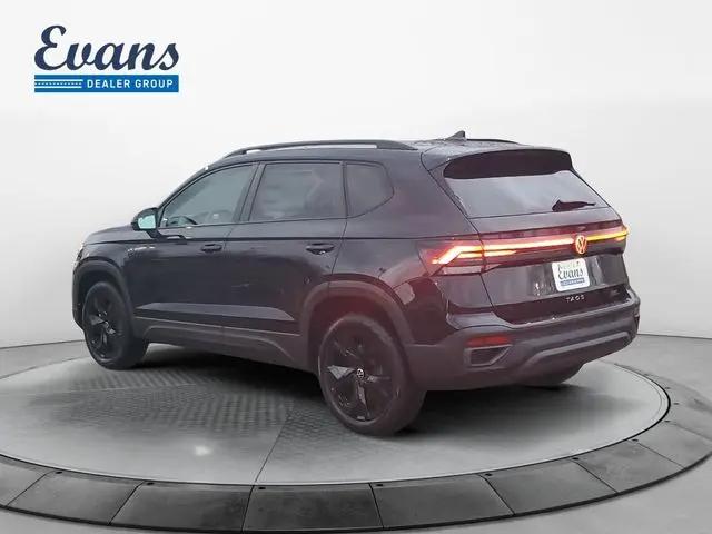 2026 Volkswagen Taos SE Black