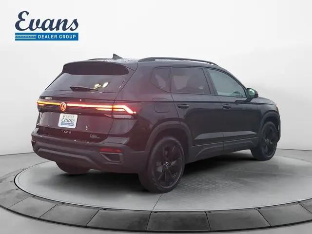 2026 Volkswagen Taos SE Black