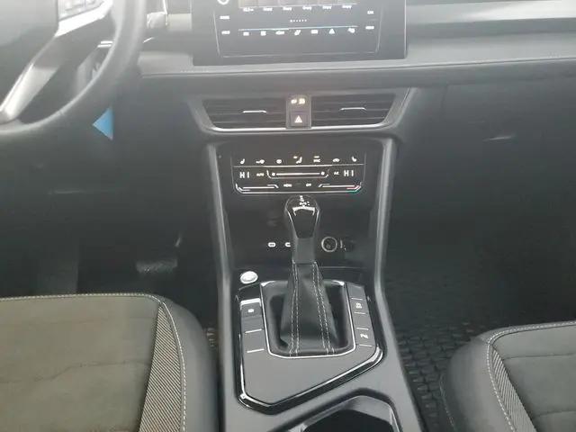 2026 Volkswagen Taos SE Black