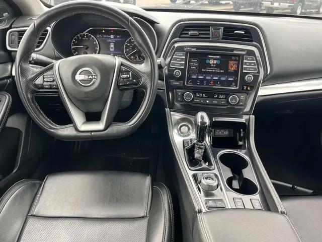 2023 Nissan Maxima SL