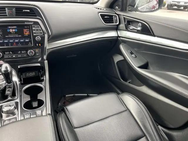 2023 Nissan Maxima SL