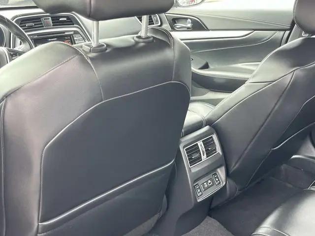 2023 Nissan Maxima SL
