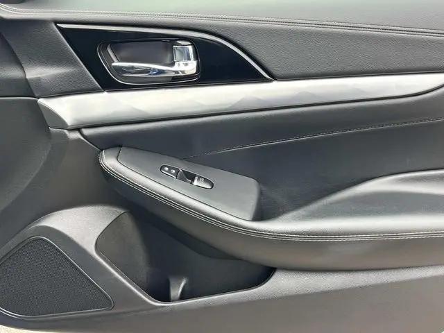 2023 Nissan Maxima SL
