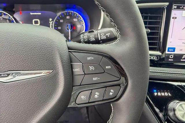 2026 Chrysler Pacifica Select AWD