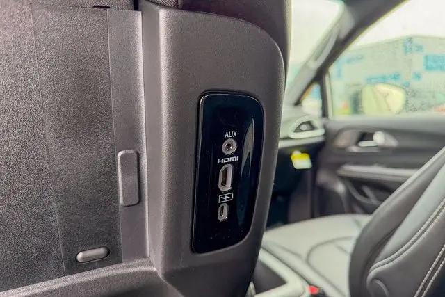 2026 Chrysler Pacifica Select AWD