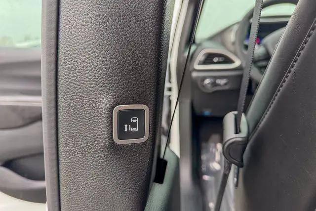 2026 Chrysler Pacifica Select AWD