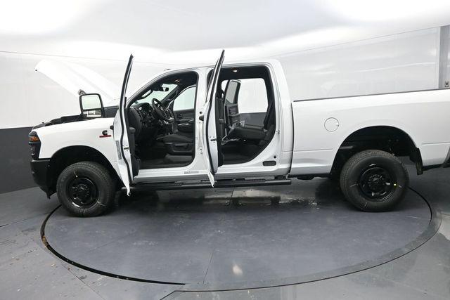 2026 Ram 2500 Tradesman Crew Cab 4x4 6'4" Box
