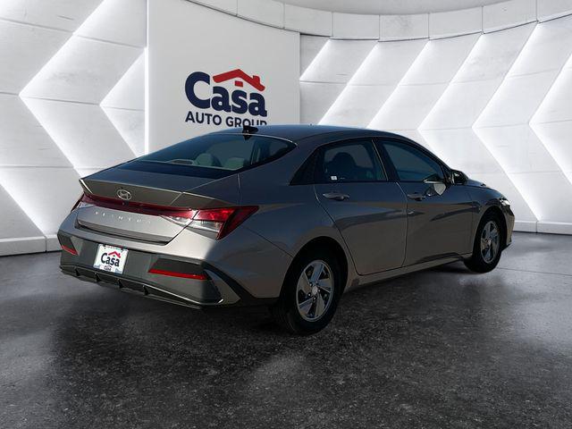 2024 Hyundai Elantra SE