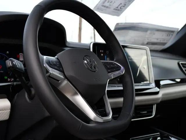 2026 Volkswagen Atlas Cross Sport SEL Premium R-Line