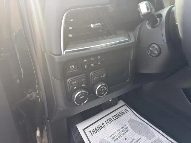 2026 Chevrolet Suburban Premier, 4WD