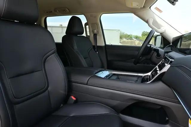 2026 Nissan Armada SV