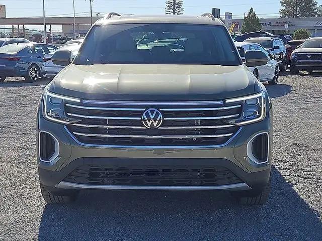 2026 Volkswagen Atlas SE with Technology