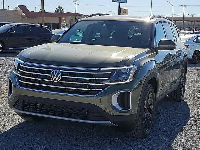2026 Volkswagen Atlas SE with Technology