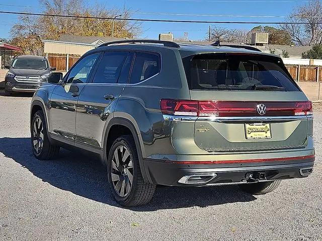 2026 Volkswagen Atlas SE with Technology