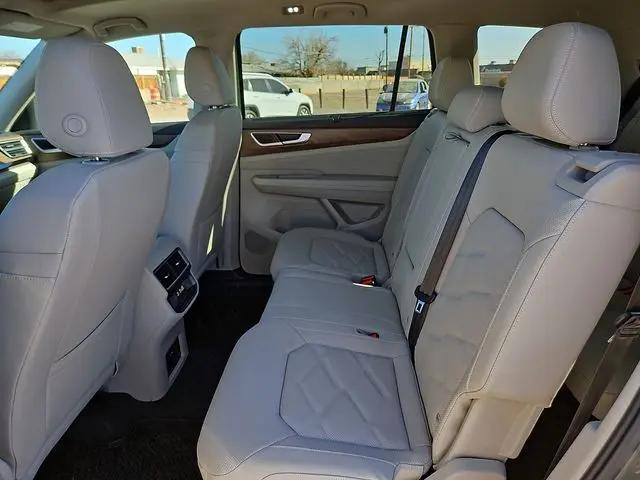2026 Volkswagen Atlas SE with Technology