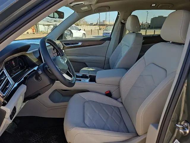2026 Volkswagen Atlas SE with Technology