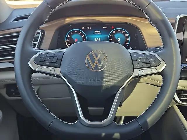 2026 Volkswagen Atlas SE with Technology