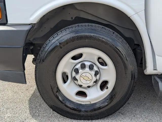 2023 Chevrolet Express Passenger RWD 3500 Extended Wheelbase LS