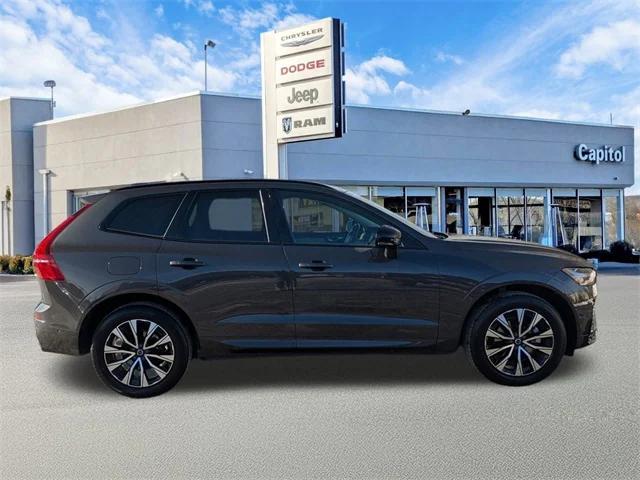 2023 Volvo XC60 B5 Plus Dark Theme