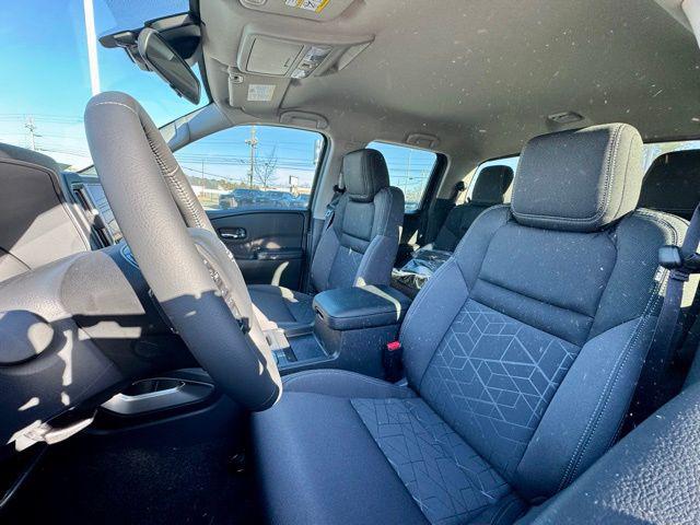 2026 Nissan Frontier Crew Cab SV 4x2