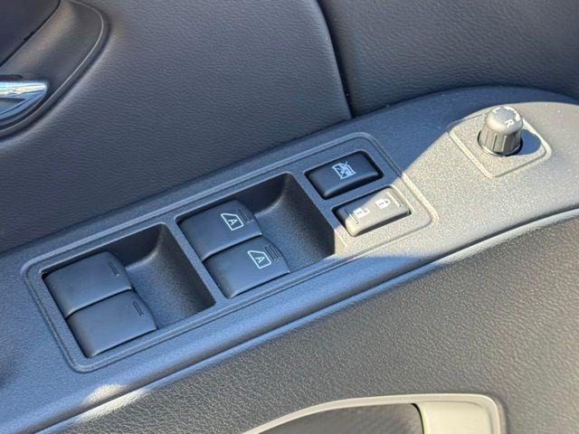 2026 Nissan Frontier Crew Cab SV 4x2
