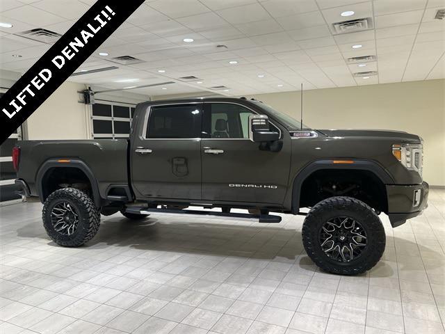 2023 GMC Sierra 2500HD 4WD Crew Cab Standard Bed Denali