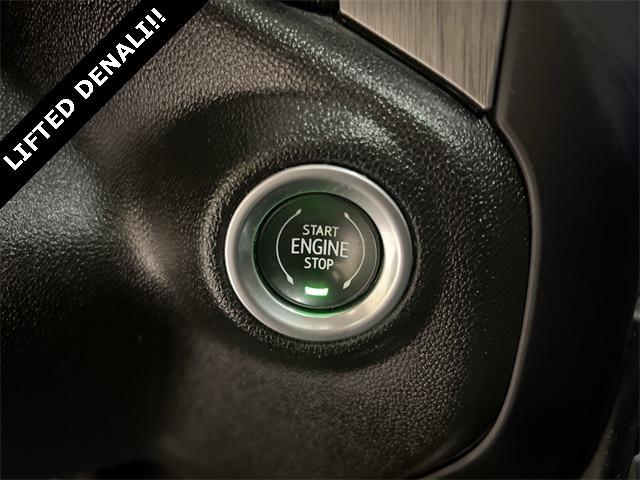 2023 GMC Sierra 2500HD 4WD Crew Cab Standard Bed Denali