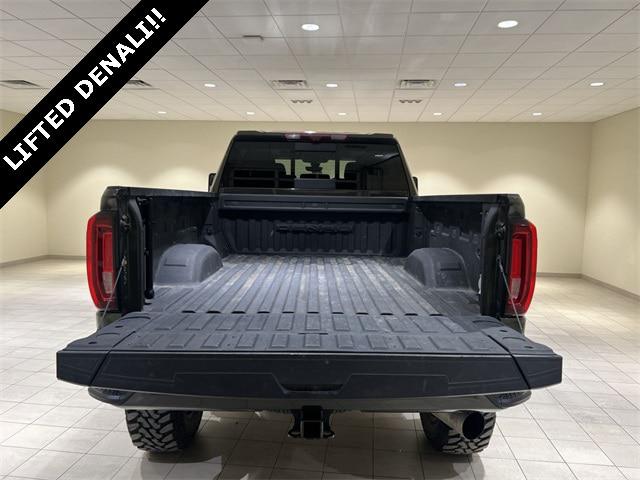2023 GMC Sierra 2500HD 4WD Crew Cab Standard Bed Denali