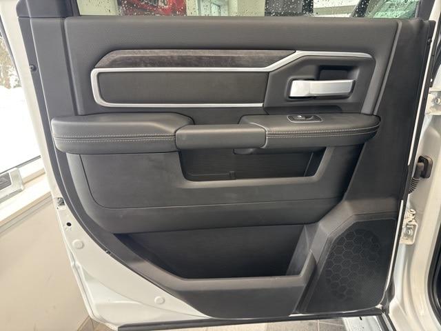 2024 Ram 3500 Big Horn Crew Cab 4x4 8' Box